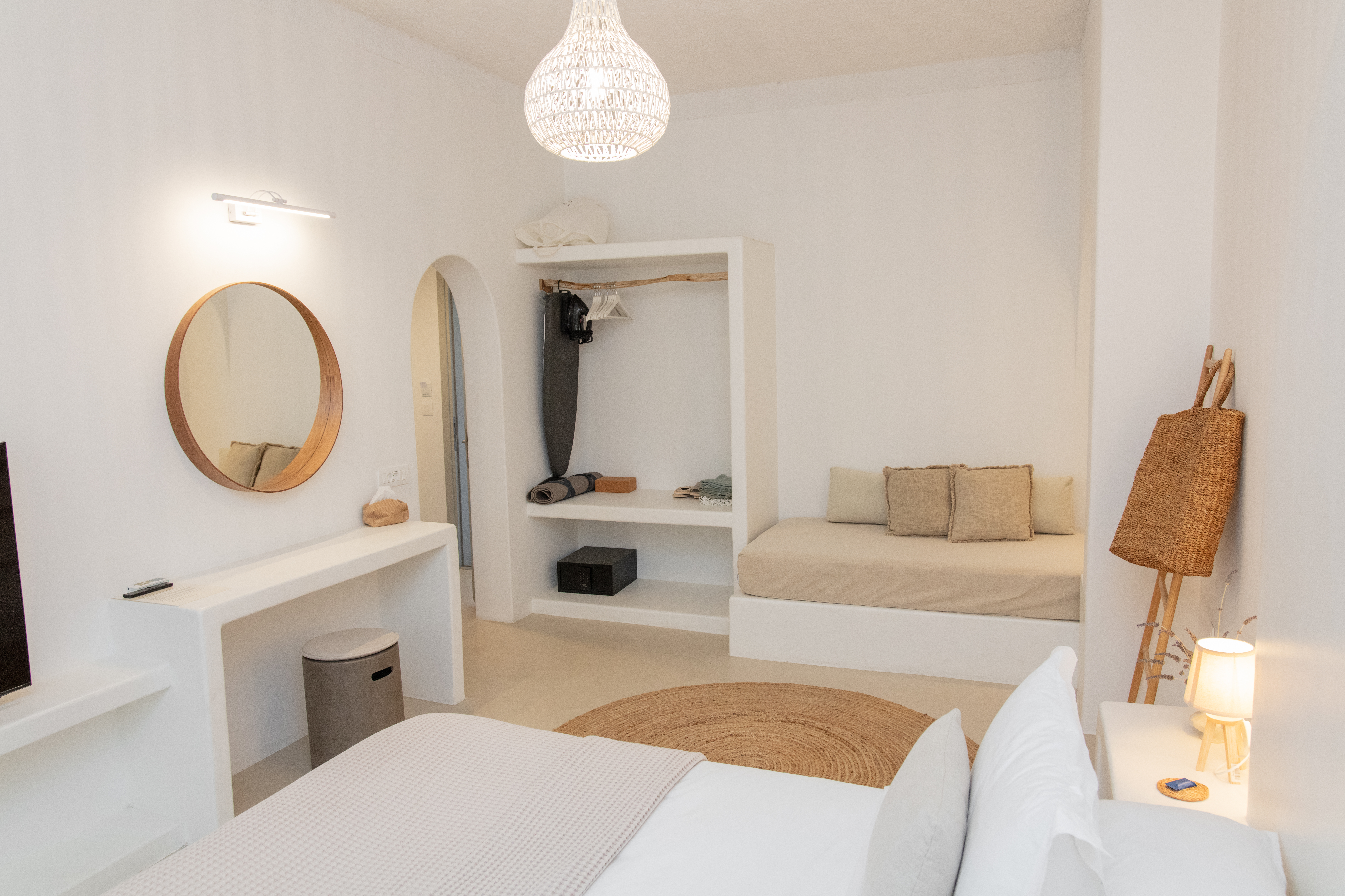 MOD Santorini | Vegan Accommodation Fira Santorini